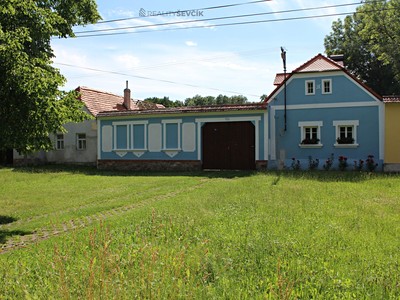 Prodej  rodinného domu 431 m², pozemek 701 m²